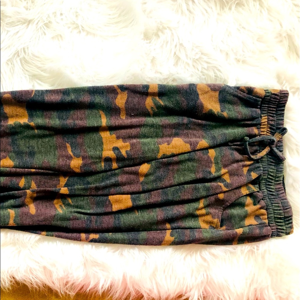 Cute dark camouflage sweatpants / 12